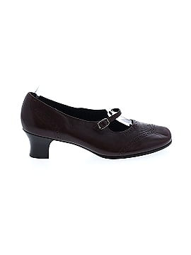 Munro American Heels (view 1)