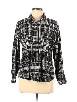 Universal Thread Long Sleeve Button-Down Shirt (view 1)