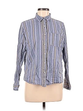 Universal Thread Long Sleeve Button-Down Shirt (view 1)