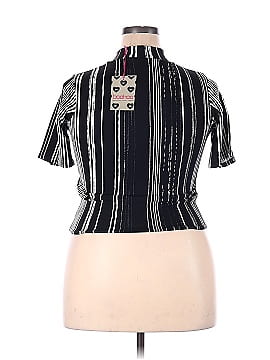 Boohoo Short Sleeve T-Shirt (view 2)