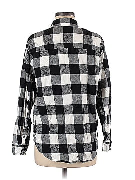 Universal Thread Long Sleeve Button-Down Shirt (view 2)