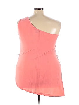 Rouge Sleeveless Top (view 2)