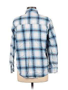 Universal Thread Long Sleeve Button-Down Shirt (view 2)