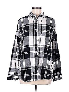 Old Navy Long Sleeve Button-Down Shirt (view 1)