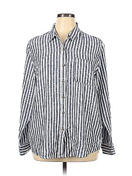 Universal Thread Long Sleeve Button-Down Shirt (view 1)