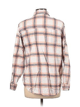 Universal Thread Long Sleeve Button-Down Shirt (view 2)