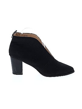 Journee Collection Ankle Boots (view 1)