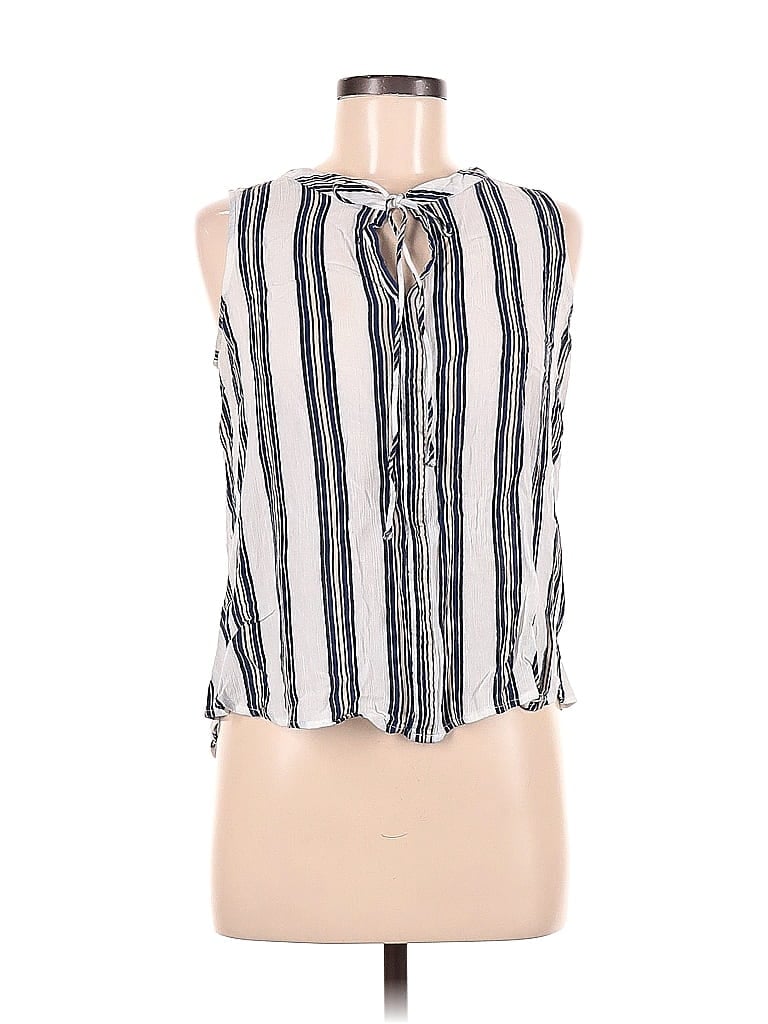 Click to view more detailed imagery on our partner's website Pre-owned Fun2fun Sleeveless Blouse In White