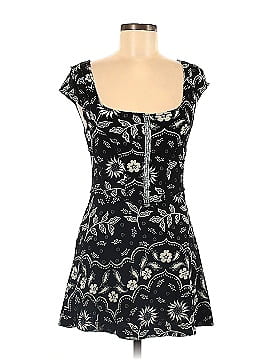 Urban Outfitters Casual Dress (view 1)