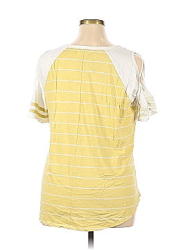 24/7 Maurices Short Sleeve T-Shirt (view 2)