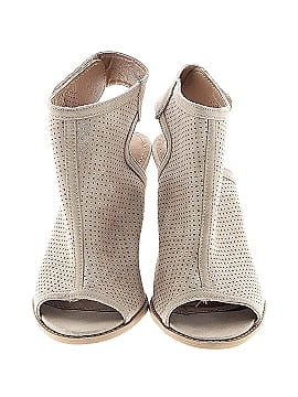 REPORT Heels (view 2)