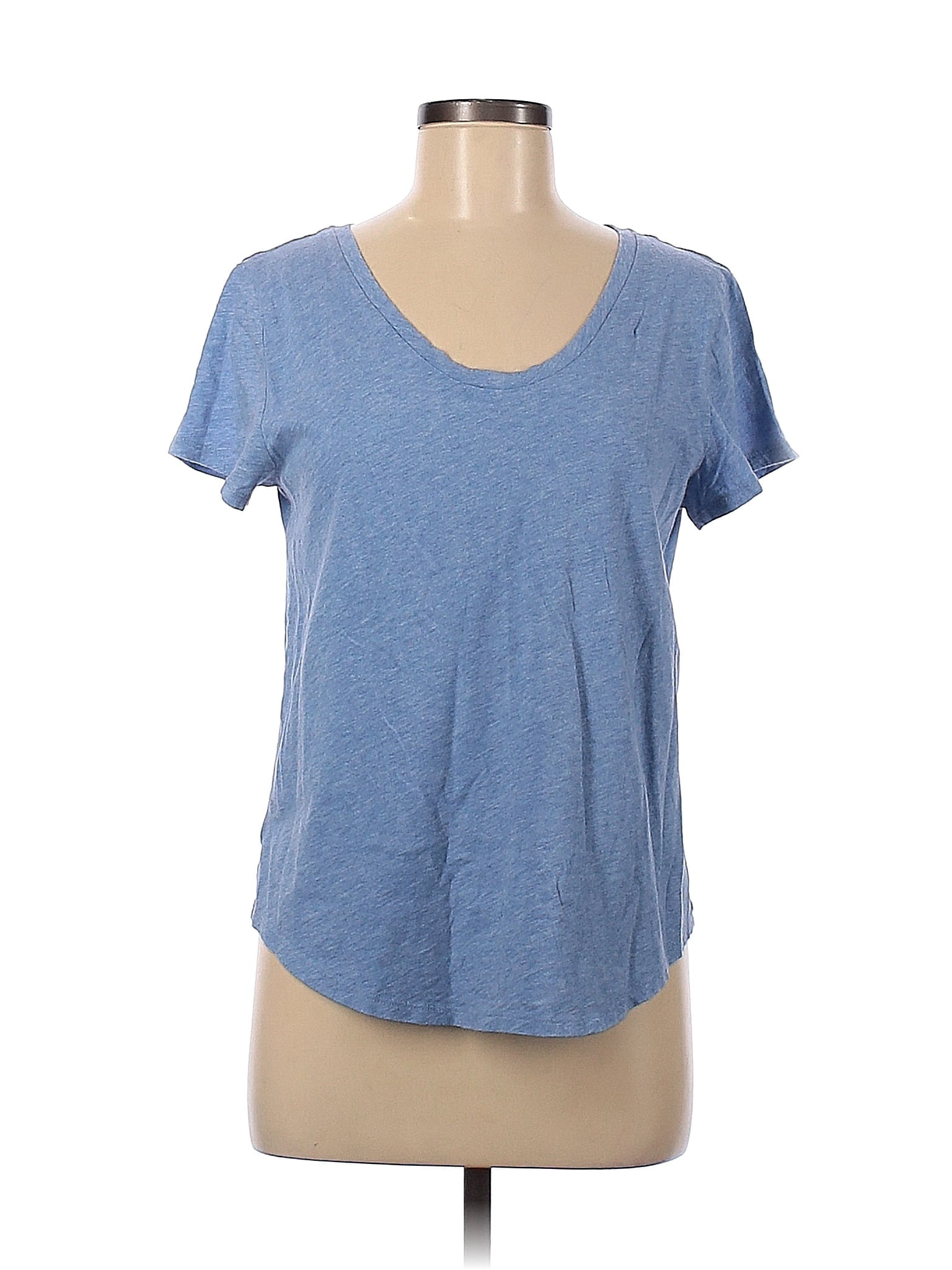 Dark Blue Short-sleeve T-shirt with a Crew Neck Design. the Fabric