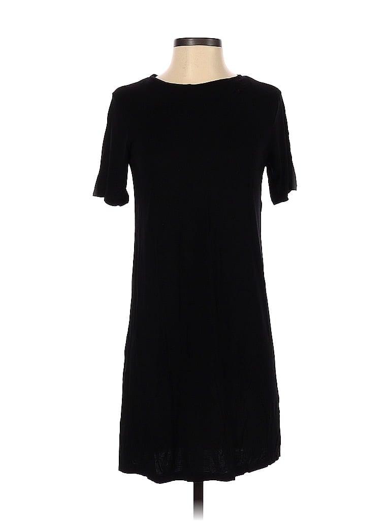 Click to view more detailed imagery on our partner's website Pre-owned H&m Casual Dress In Black