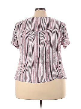 Torrid Short Sleeve Button-Down Shirt (view 2)