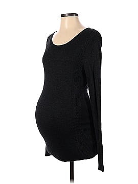 Liz Lange Maternity Long Sleeve T-Shirt (view 1)