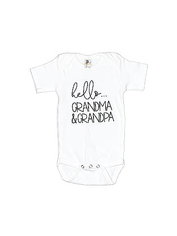Laughing Giraffe Short Sleeve Onesie (view 1)