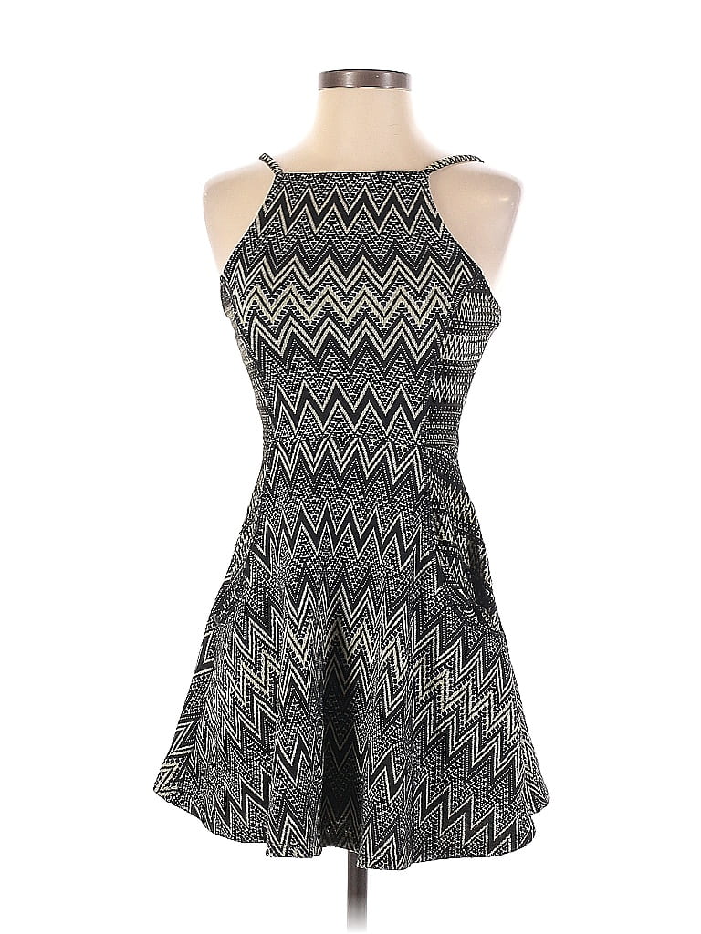Topshop Chevron-herringbone Chevron Jacquard Argyle Aztec Or Tribal Print Gray Casual Dress Size 2 - photo 1
