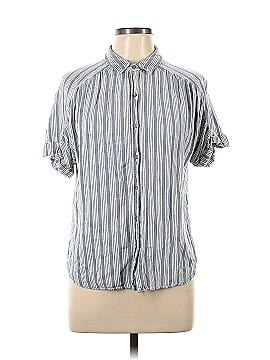 Universal Thread Short Sleeve Button-Down Shirt (view 1)