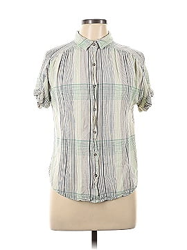 Universal Thread Short Sleeve Button-Down Shirt (view 1)