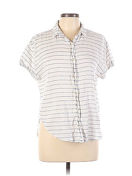 Universal Thread Short Sleeve Button-Down Shirt (view 1)