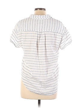 Universal Thread Short Sleeve Button-Down Shirt (view 2)