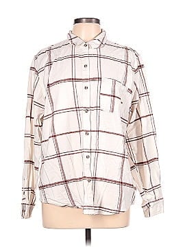 Universal Thread Long Sleeve Button-Down Shirt (view 1)