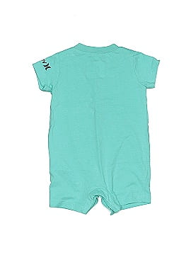 Hurley Short Sleeve Outfit (view 2)