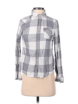 Maurices Long Sleeve Button-Down Shirt (view 1)