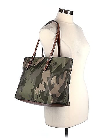 Tommy hilfiger camo store purse