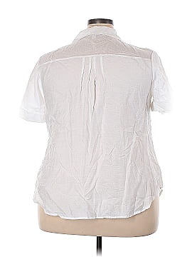 Roz & Ali Short Sleeve Button-Down Shirt (view 2)