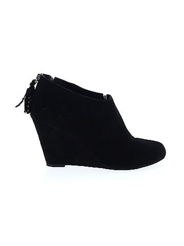 Anne klein black hot sale ankle boots