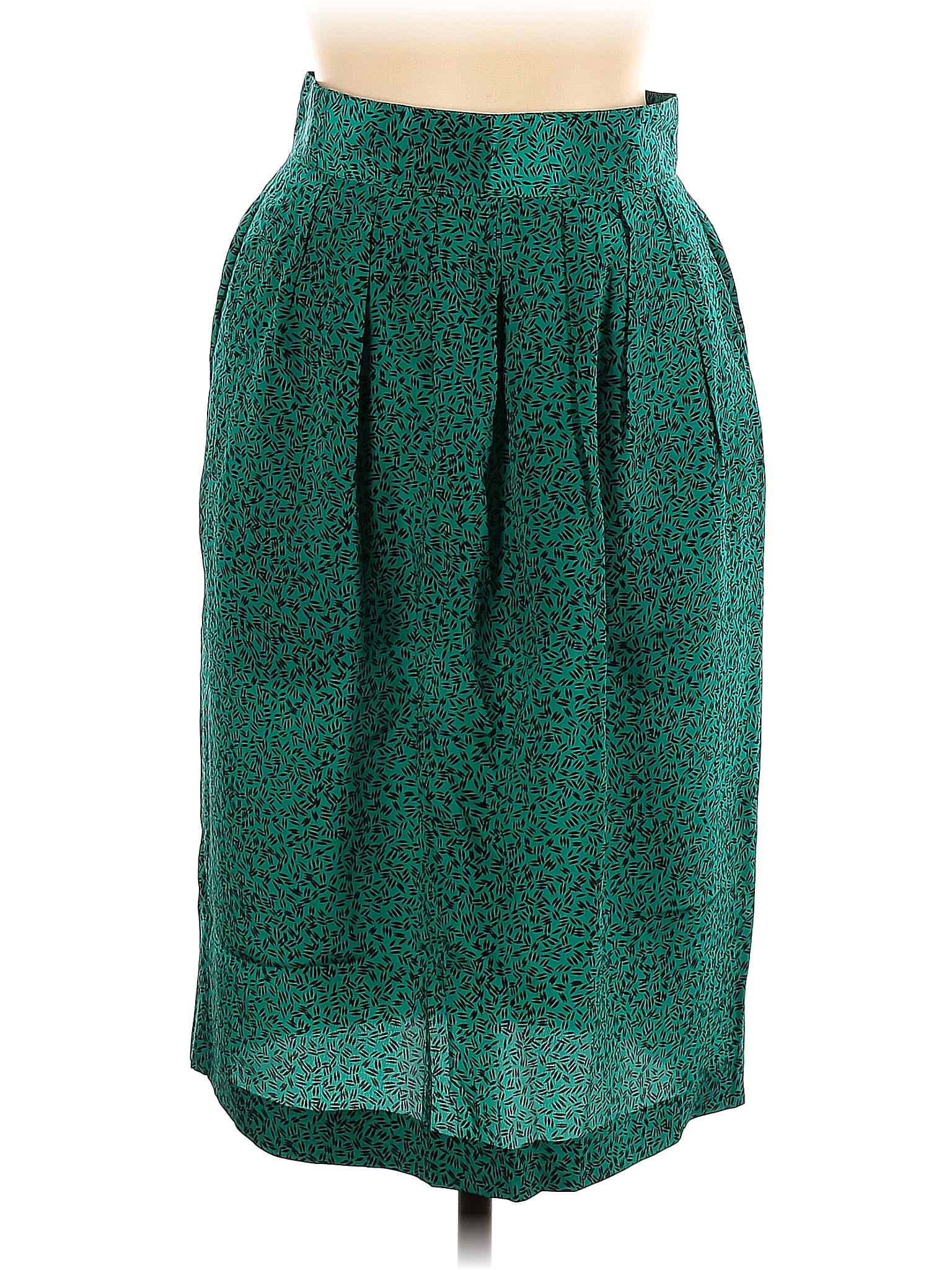 13 Best Skirts For Plus-Size Women (2026), As Per An Expert