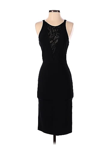 Black sleeveless lace dress