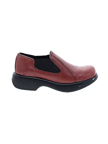 Maroon danskos hot sale