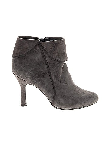 Me too black hot sale suede booties