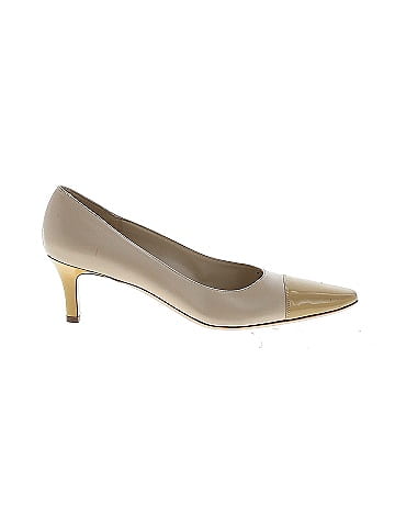 Salvatore ferragamo gold outlet heels