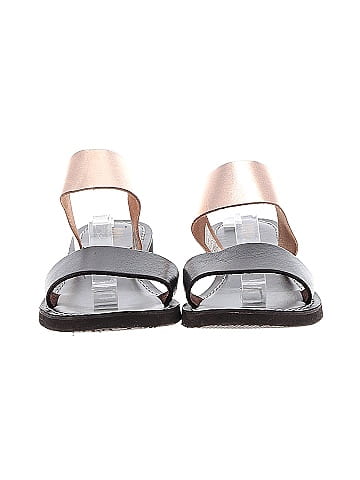 Mia Solid Metallic Silver Sandals Size 7 1 2 59 off thredUP