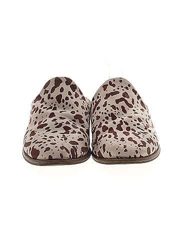 Universal thread leopard on sale mules