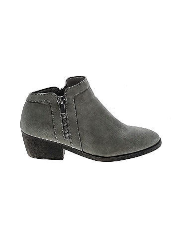 Maurices hot sale grey boots