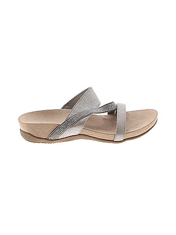 Ann klein best sale flip flops