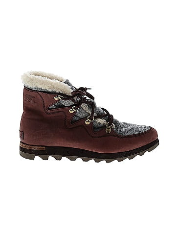 Burgundy shop sorel boots