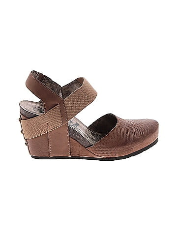 otBt Solid Brown Tan Wedges Size 9 1 2 69 off ThredUp