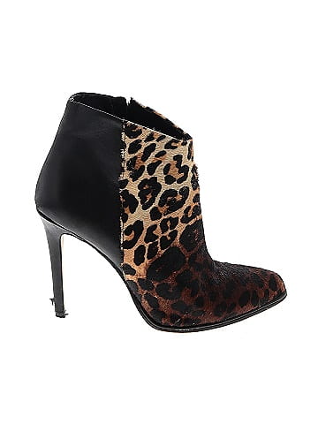 Vince camuto leopard hot sale print booties