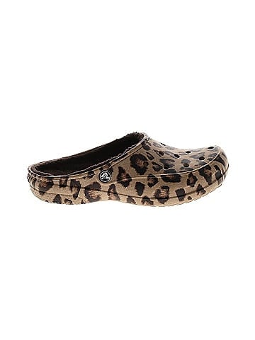 Leopard crocs store size 8