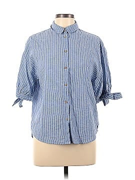 Yerse Short Sleeve Button-Down Shirt (view 1)