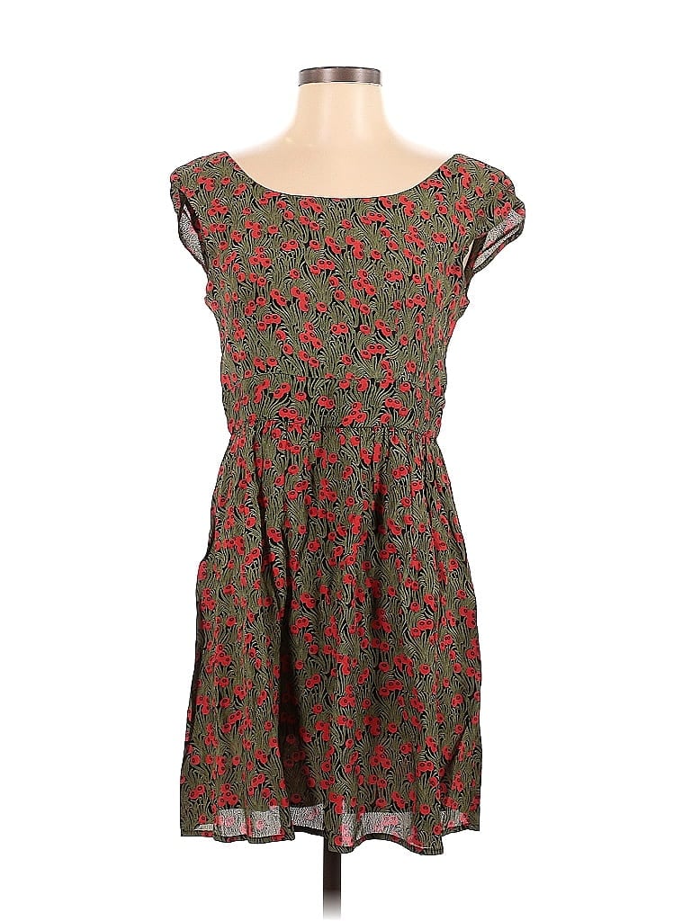Pre-owned Flynn Skye Casual Dress In Green