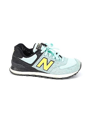 Color block hot sale new balance