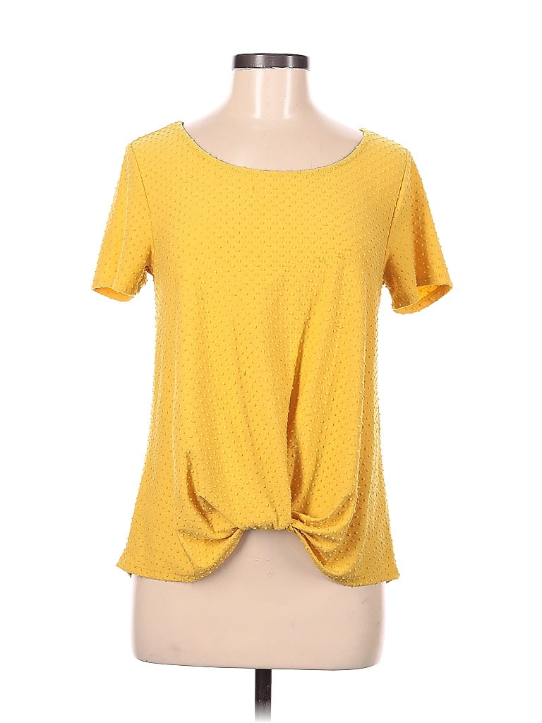 Click to view more detailed imagery on our partner's website Pre-owned W5 Short Sleeve Top Yellow Scoop Neck Tops