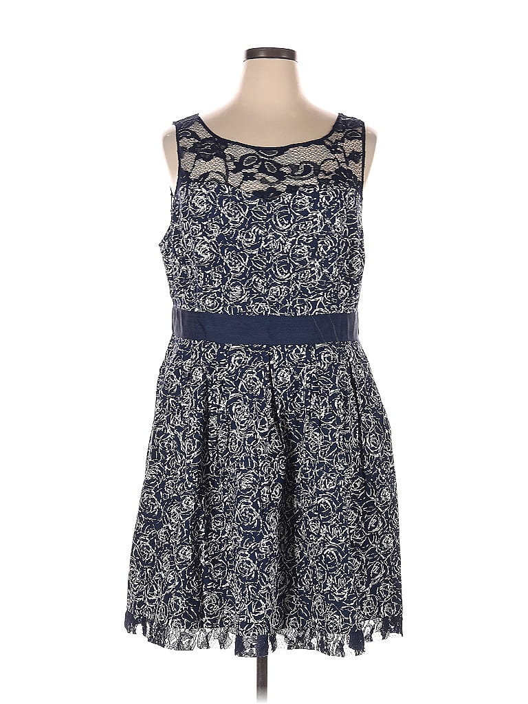 Dakota Dress in Blurred Bouquet