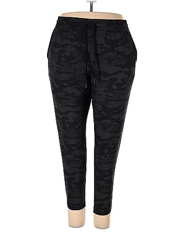Gap Fit Camo Black Active Pants Size XL - 57% off